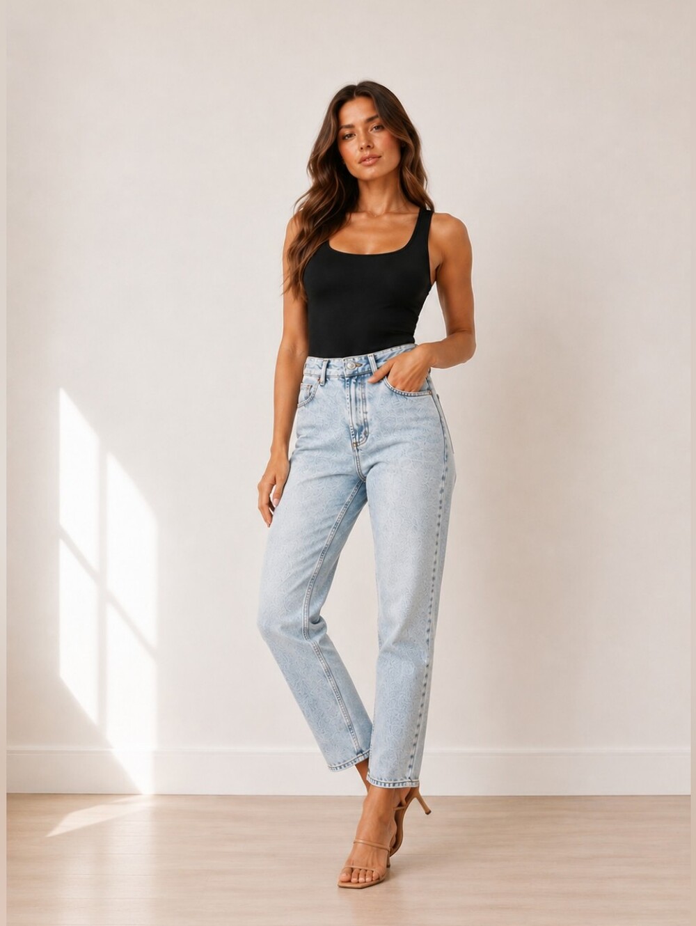 BDG Urban Outfitters High-Rise Denim Mom Jeans (Size: W27)